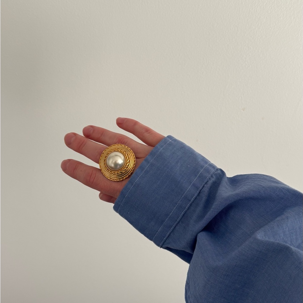 Vintage Elegant Gold Ring with Pearl Center one size - Picture 5 of 5